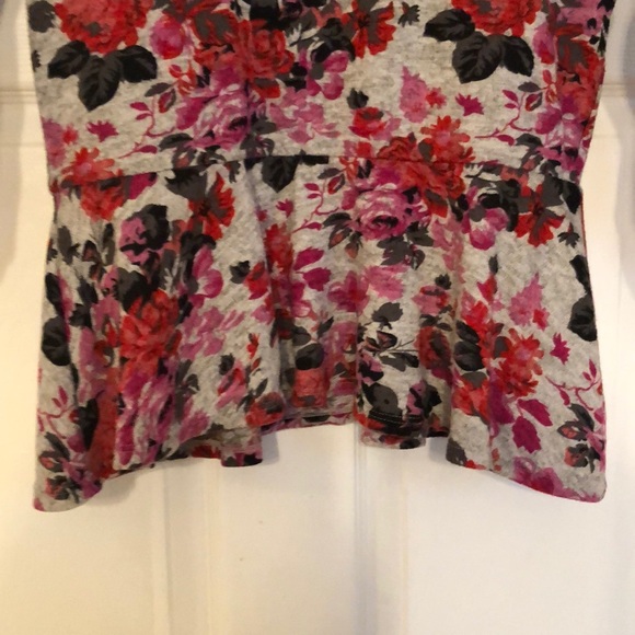 Quarter length peplum top - Picture 4 of 5